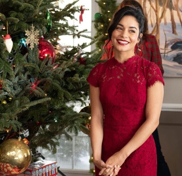 which country started the tradition of putting up a christmas tree?, Best Artificial Christmas Trees of 2022, pencil artificial christmas trees, balsam hill artificial christmas trees