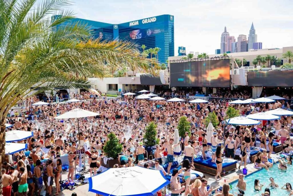 What are Las Vegas Pool Parties?, Guide to Las Vegas Pool Parties, Best Las Vegas Pool Parties, Tips for Attending Las Vegas Pool Parties